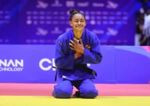 Ana Rosa celebrates judo gold for the Dominican Republic