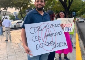 Democratic Option supporters demonstrating during coordinated protests in the Dominican Republic
