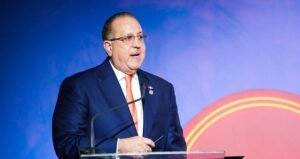 Magín Díaz presenting Dominican Republic economic outlook for 2026