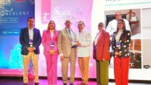Urus Oncology medical specialists during a cancer care seminar in Santo Domingo