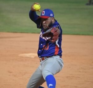 Jonni Suriel pitches a no-hitter for the Dominican Republic in softball