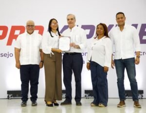 Luis Abinader at a financing event for San Juan entrepreneurs