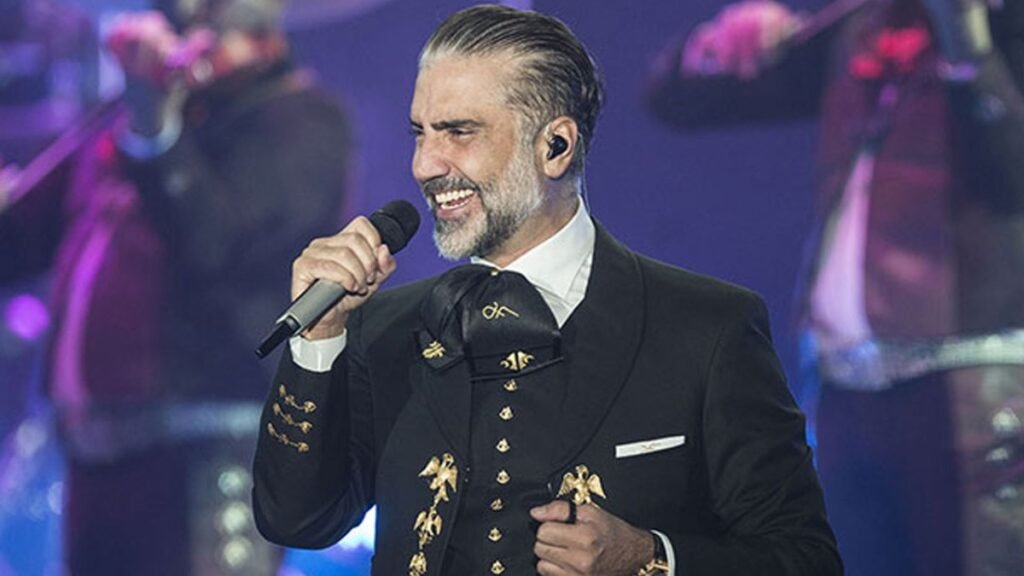 Alejandro Fernández performing at a major concert in Punta Cana