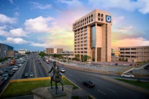 Banco Popular Dominicano headquarters and global banking recognition