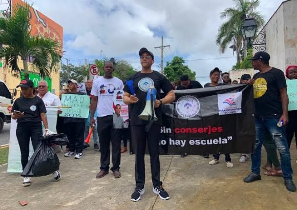 Education workers gathering for a national protest in Santo Domingo