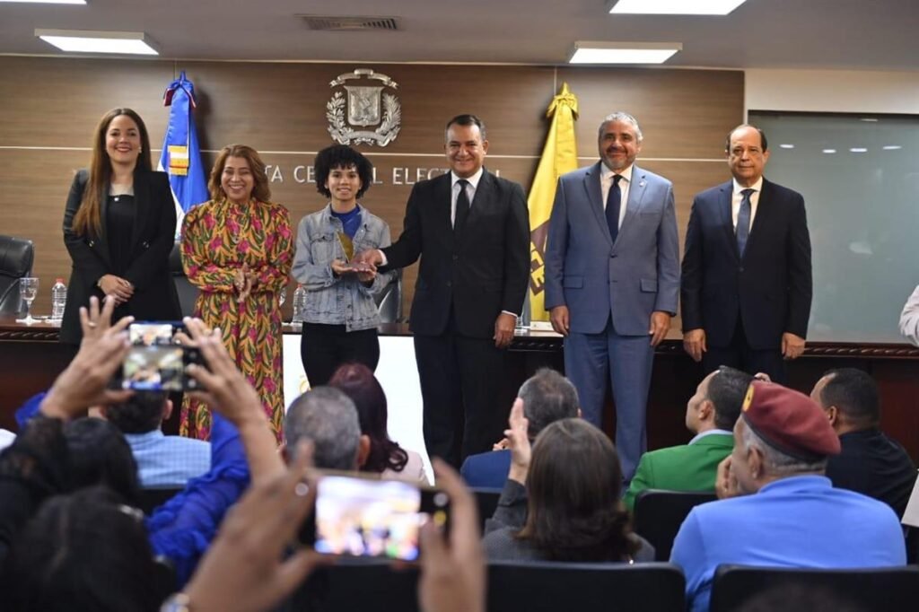 JCE ceremony marking three million new Dominican ID card renewals