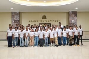 Children visiting the Dominican Senate during an educational guided tour