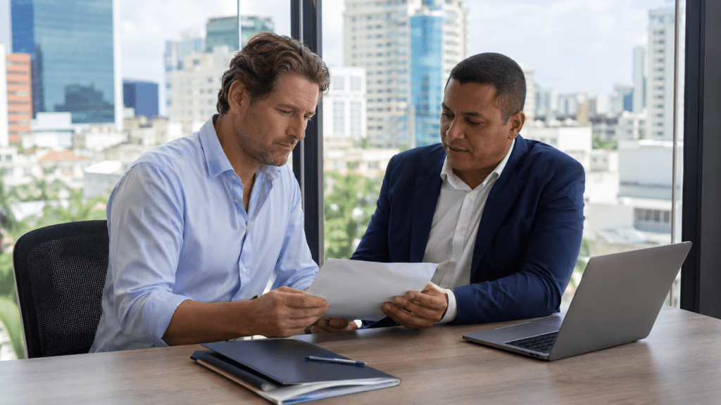 Foreign entrepreneur meeting with a Dominican business professional in Santo Domingo