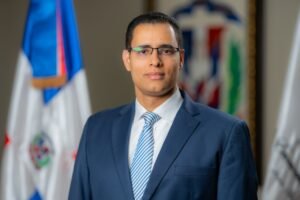 Juan Ariel Jiménez speaking at an IDB labor reform panel