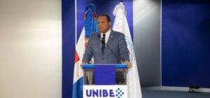 Officials sign agreement to open new Pro Consumidor provincial offices