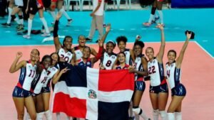 Dominican athletes celebrating medals at Santo Domingo 2026
