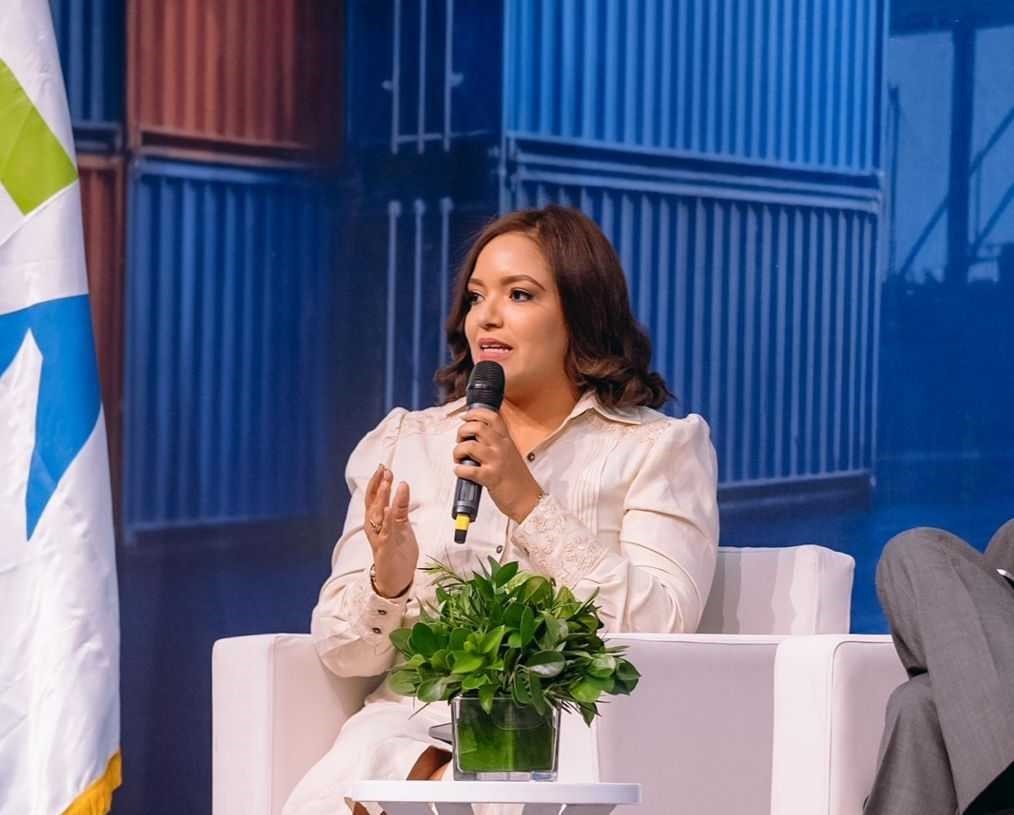 Dominican commerce workers representing the country's largest employment sector