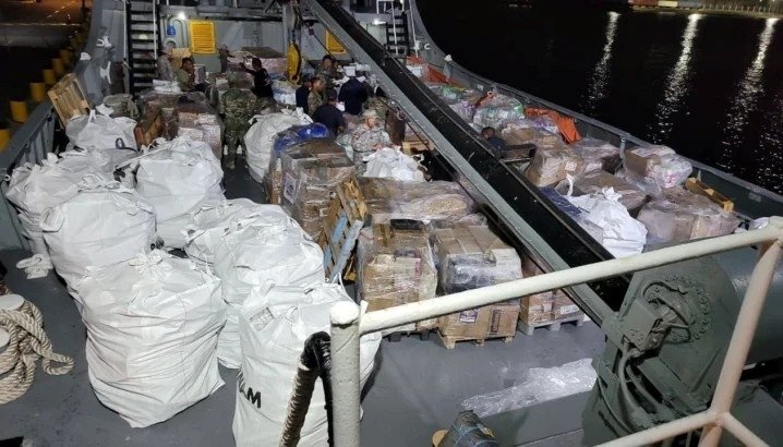Dominican Navy ship carrying humanitarian aid to Colombia