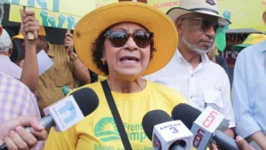 Frente Amplio protesters march through Santo Domingo Oeste