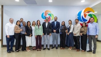 International buyers meeting Dominican exporters at a business event
