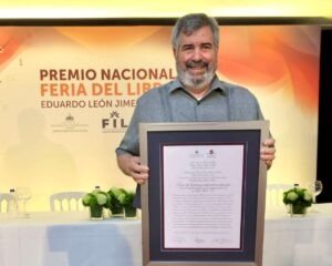 Pablo Mella receives the 2026 Eduardo León Jimenes Book Fair Prize