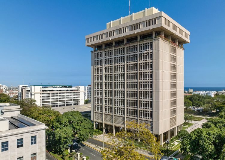 Dominican Republic remittance growth and Central Bank foreign exchange data for 2026