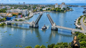 The planned movable bridge connecting Santo Domingo Este with the National District across the Ozama River